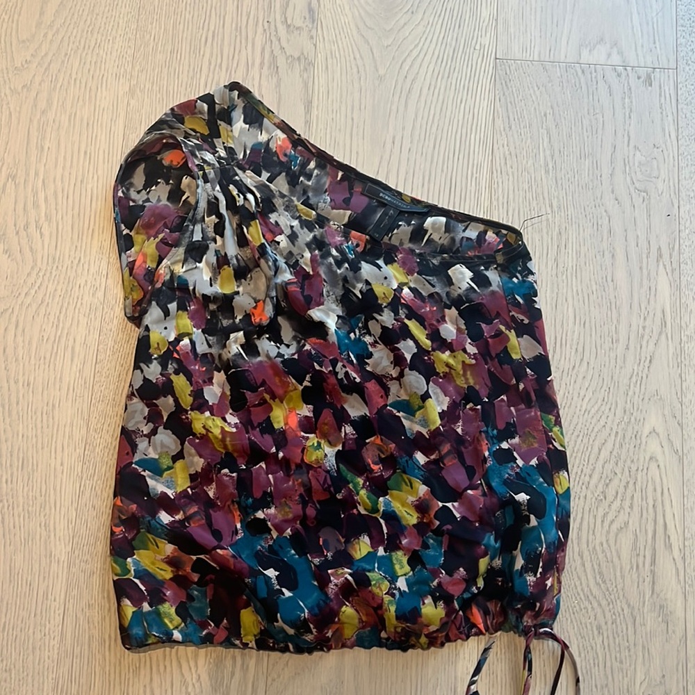 BCBG top